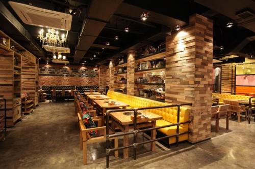 150㎡火鍋店，考慮復古風